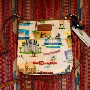 ✨🌈NEW Disneyland Dooney & Bourke Crossbody🌈✨
